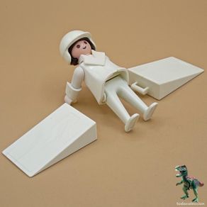 Playmobil: Playmobil asistenta con rampas blanco acrobatas motos motoristas espectaculo circo serie color 3641